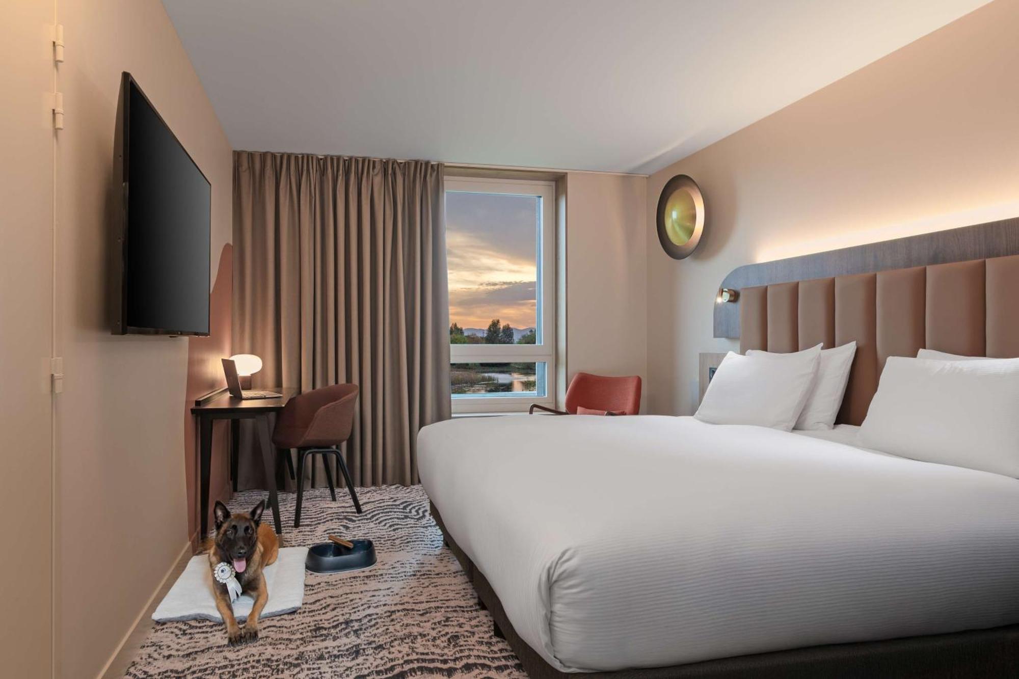 Hotel Golden Tulip Lyon Eurexpo Saint-Priest  Exterior foto