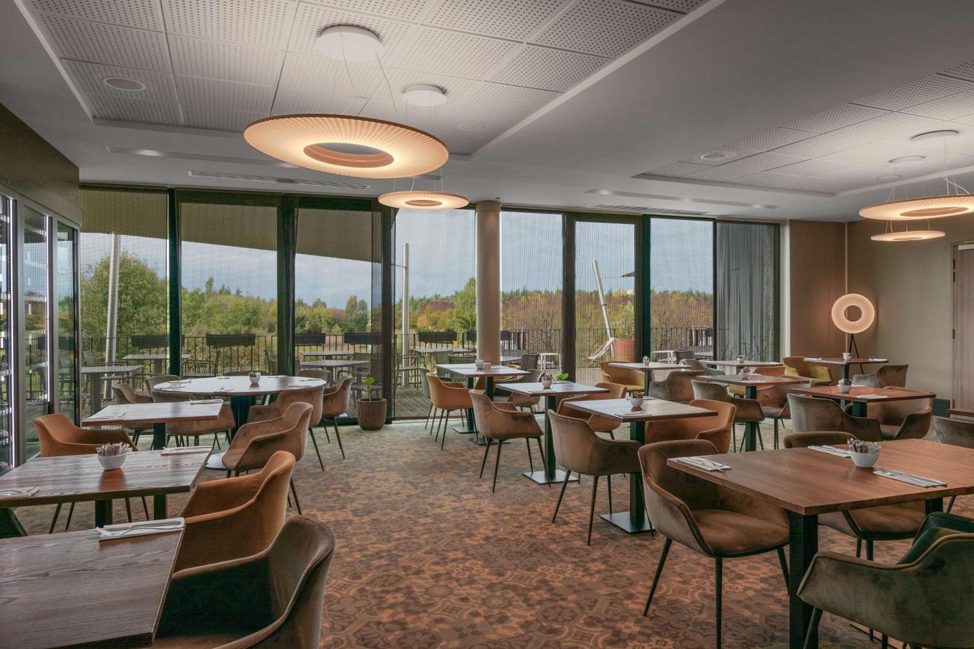 Hotel Golden Tulip Lyon Eurexpo Saint-Priest  Exterior foto